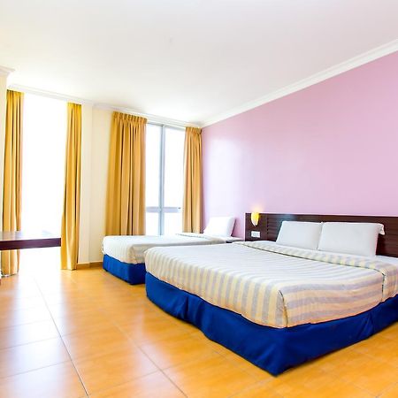Ample Hotel Секудаи Экстерьер фото